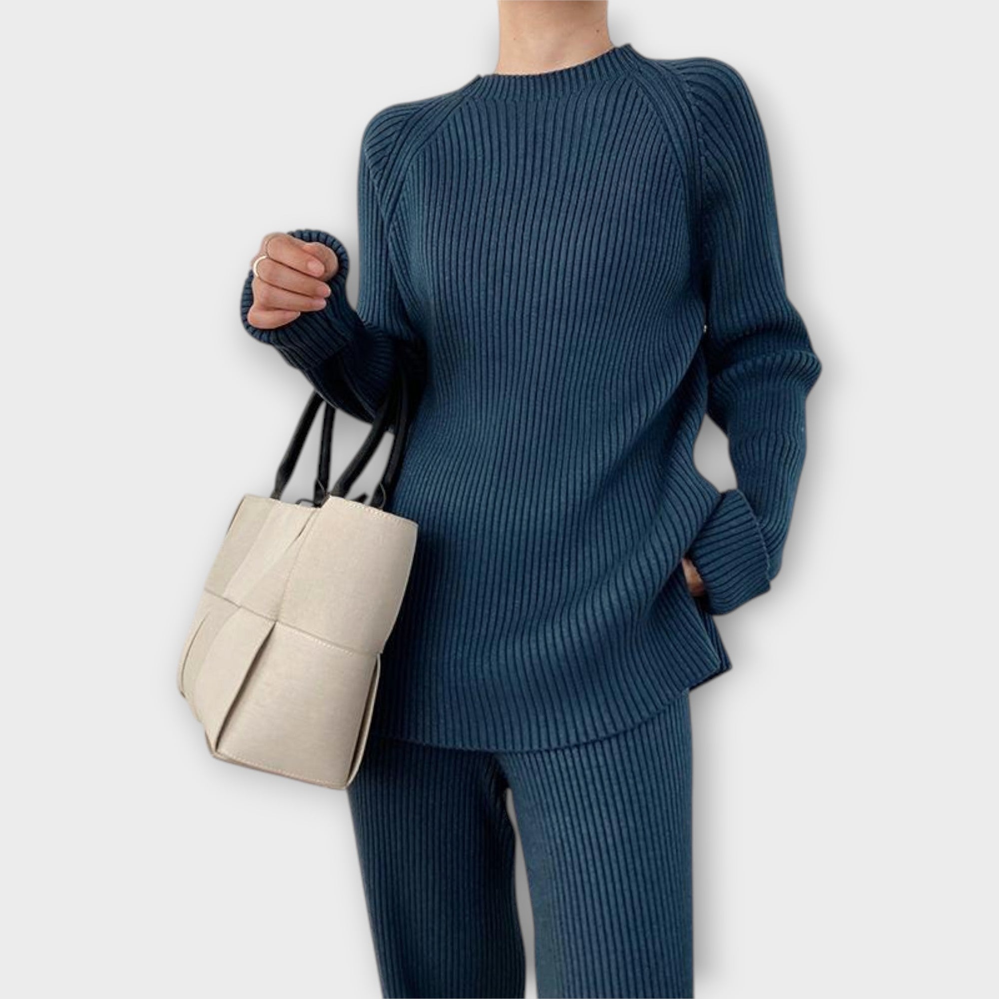 Knitted Set with Minimal Design and Relaxed Fit