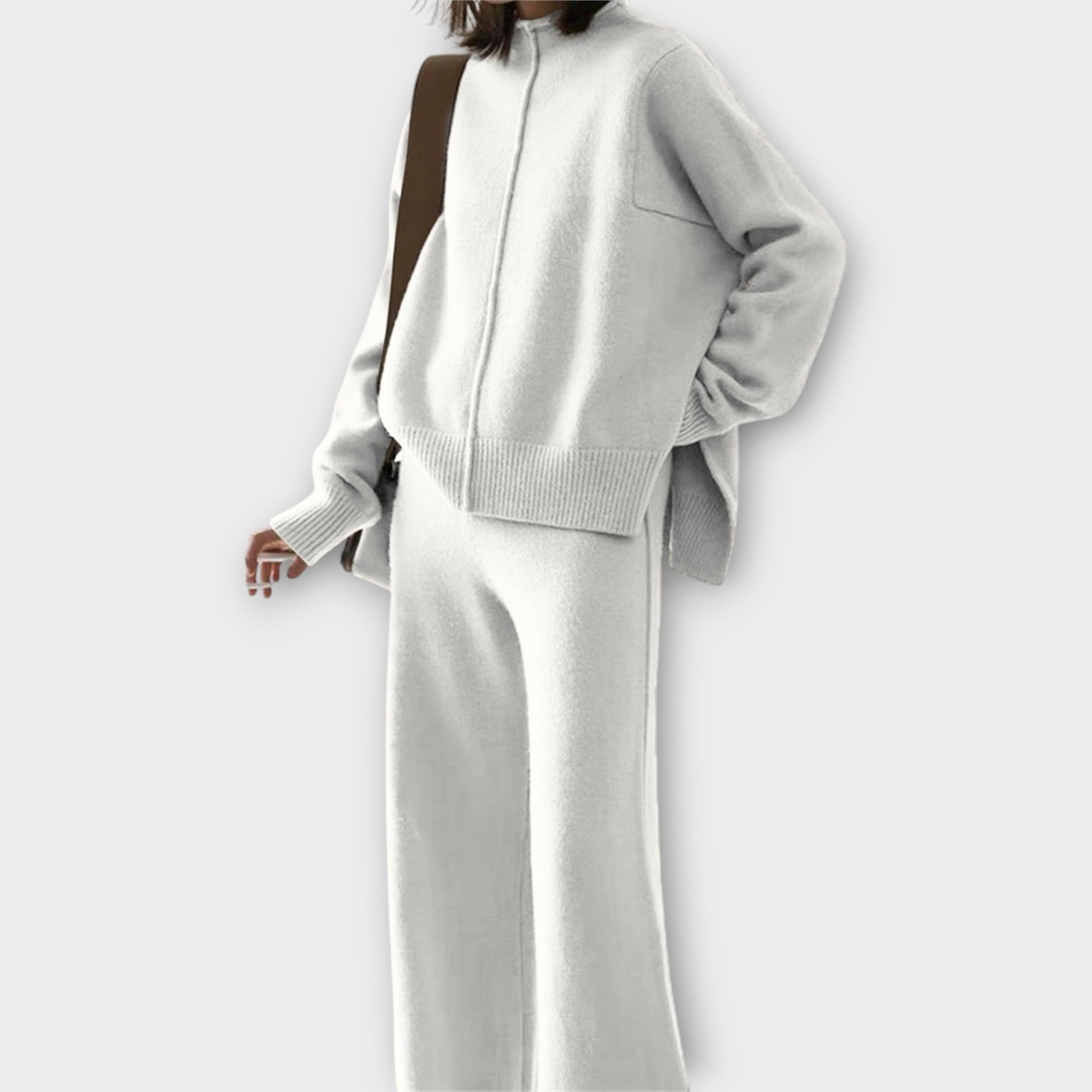 Set with Timeless Elegance and Comfort