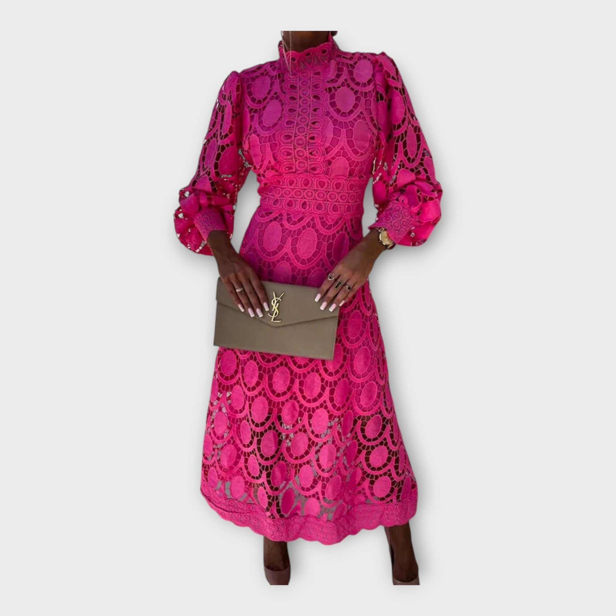 Refined lace dress with elegant design