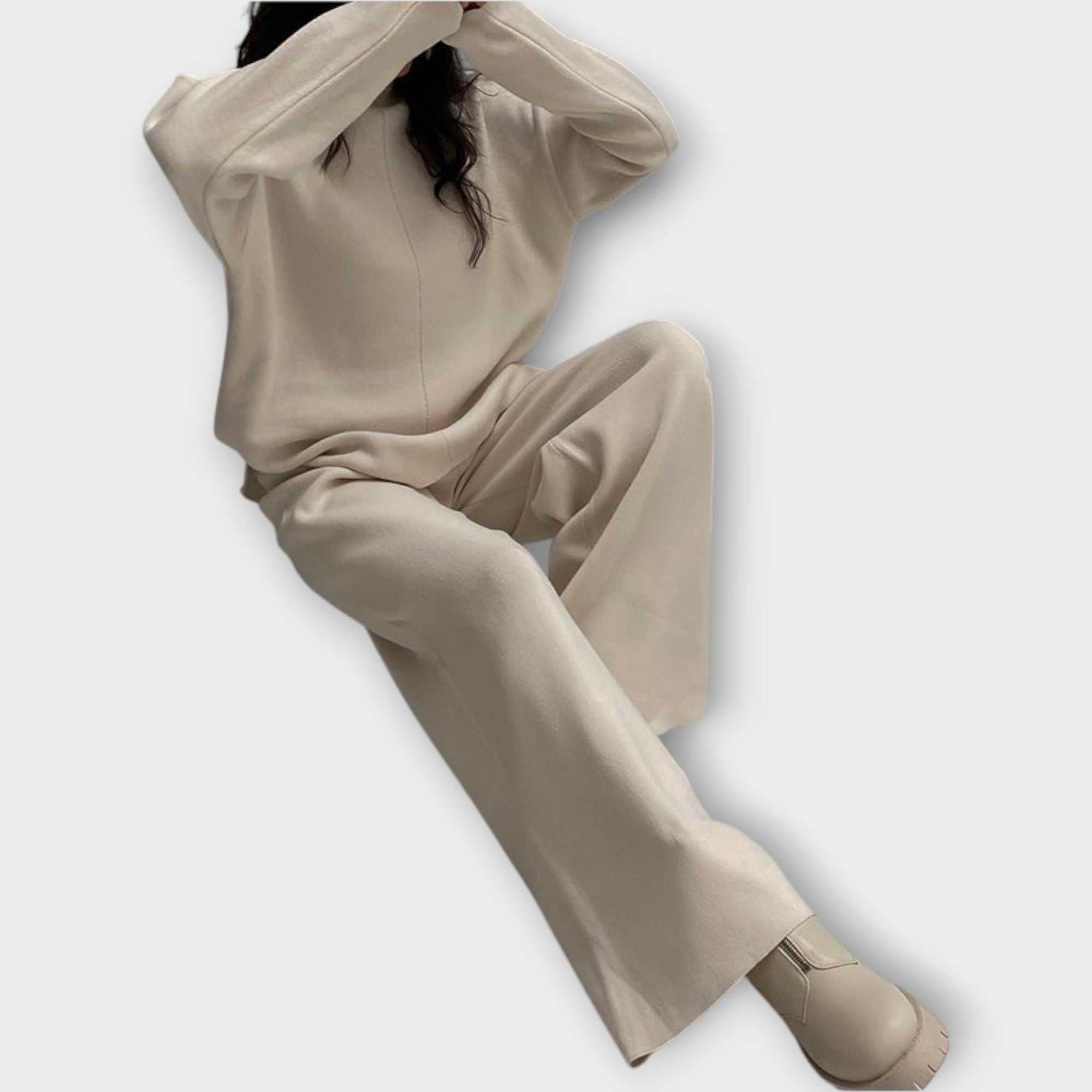 Set with Relaxed Fit and Minimal Aesthetic