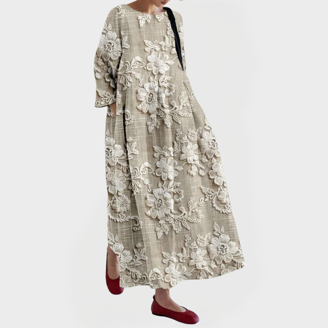 Elegant Maxi Dress in Linen with Embroidered Floral Lace