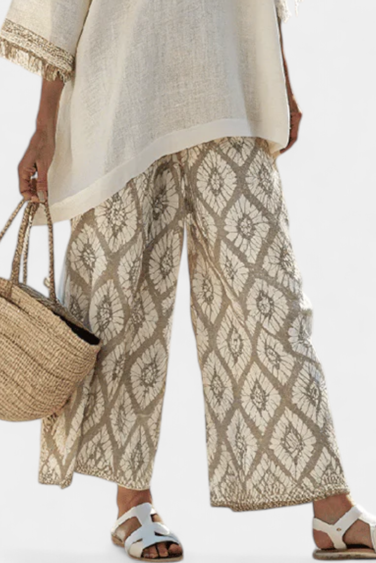 Boho Chic Daisy Set: Long Top and Printed Trousers for a Unique Style