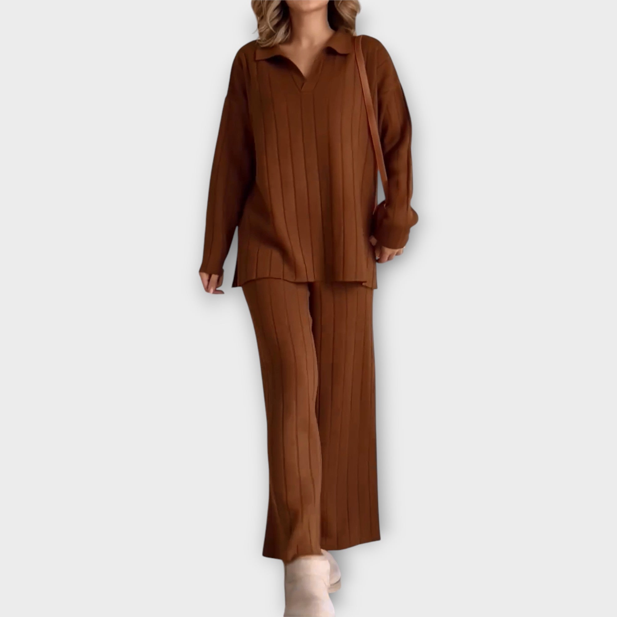 Set with Loose Line and Minimal Style