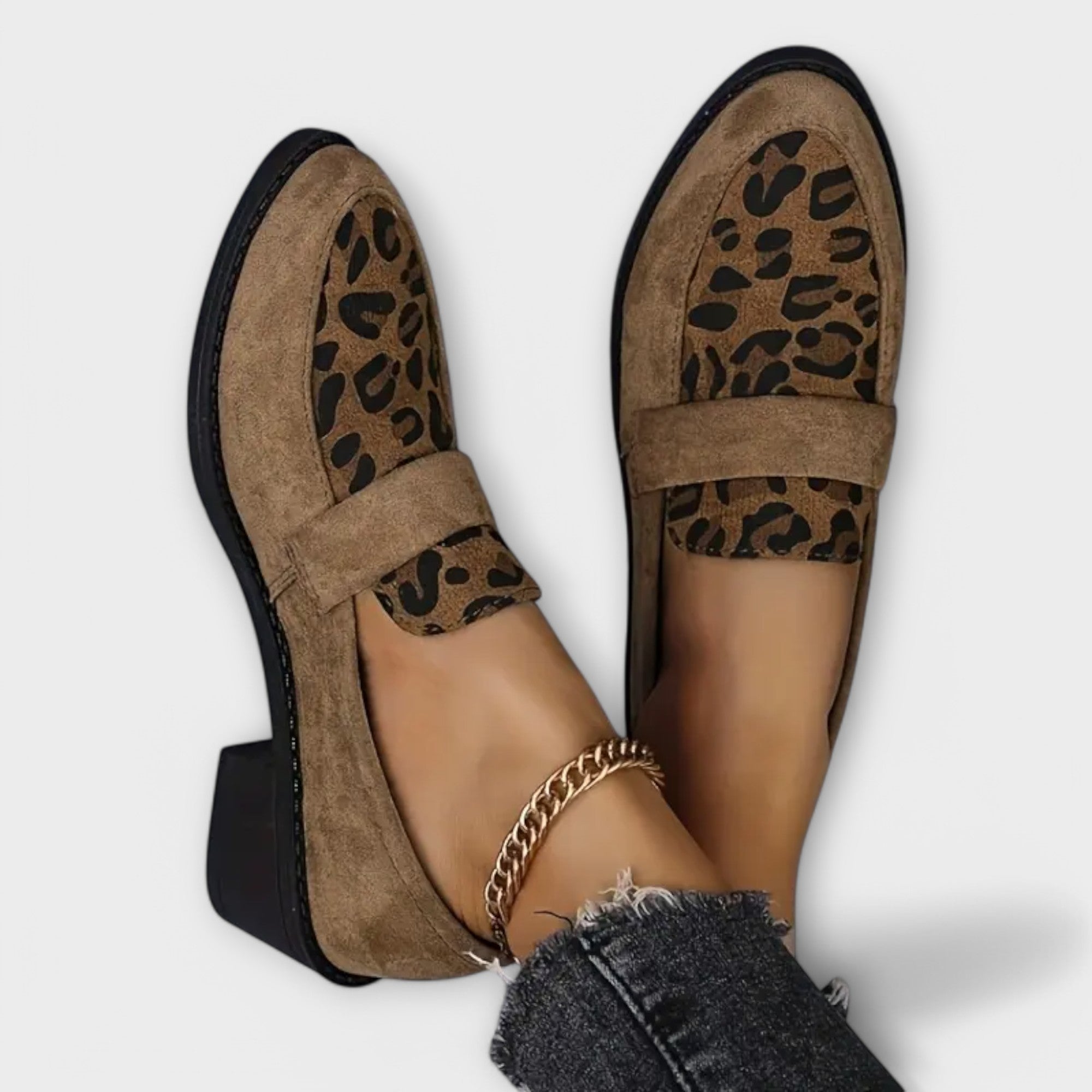 Stylish women's shoes with leopard print