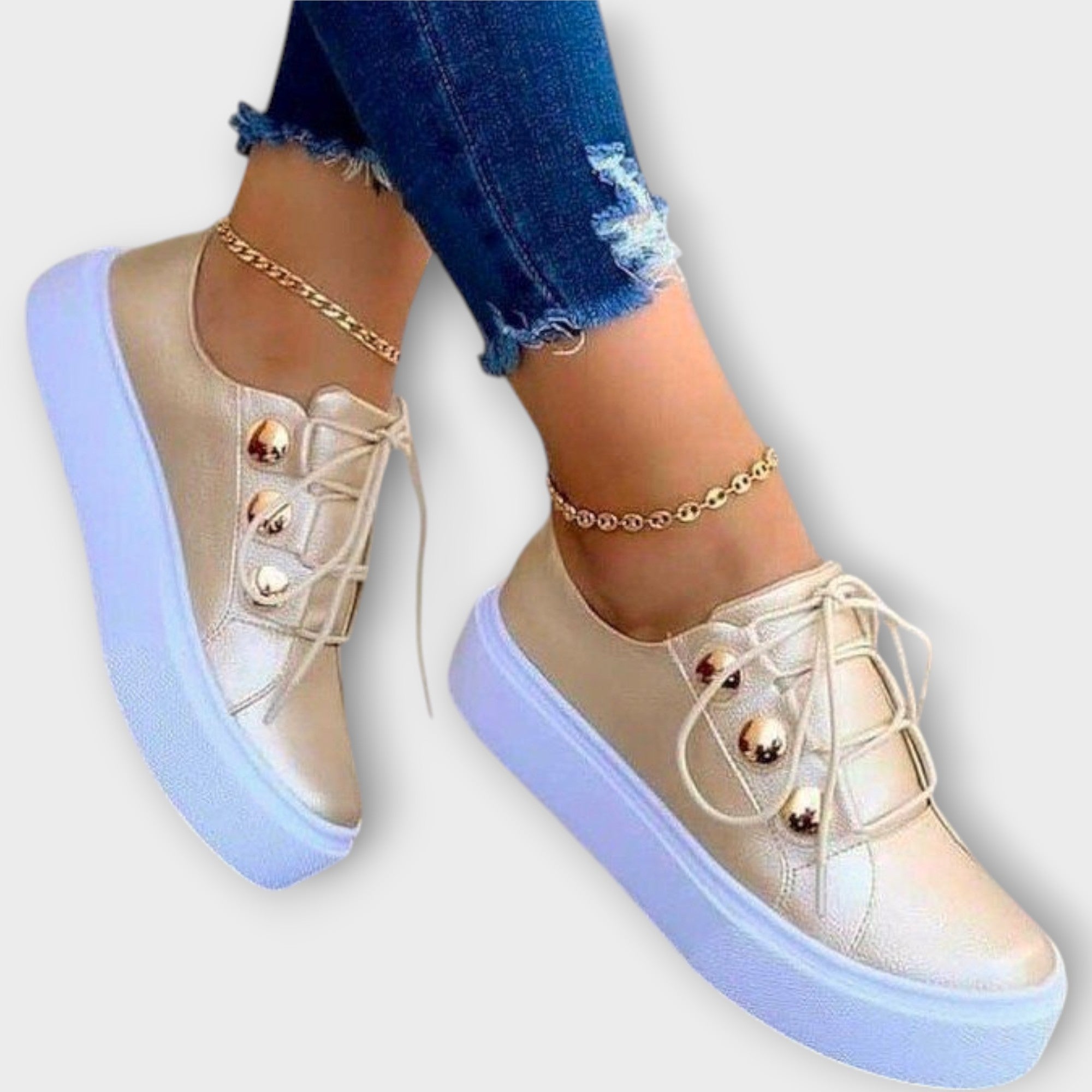 Elegant Sneakers with Minimal Design