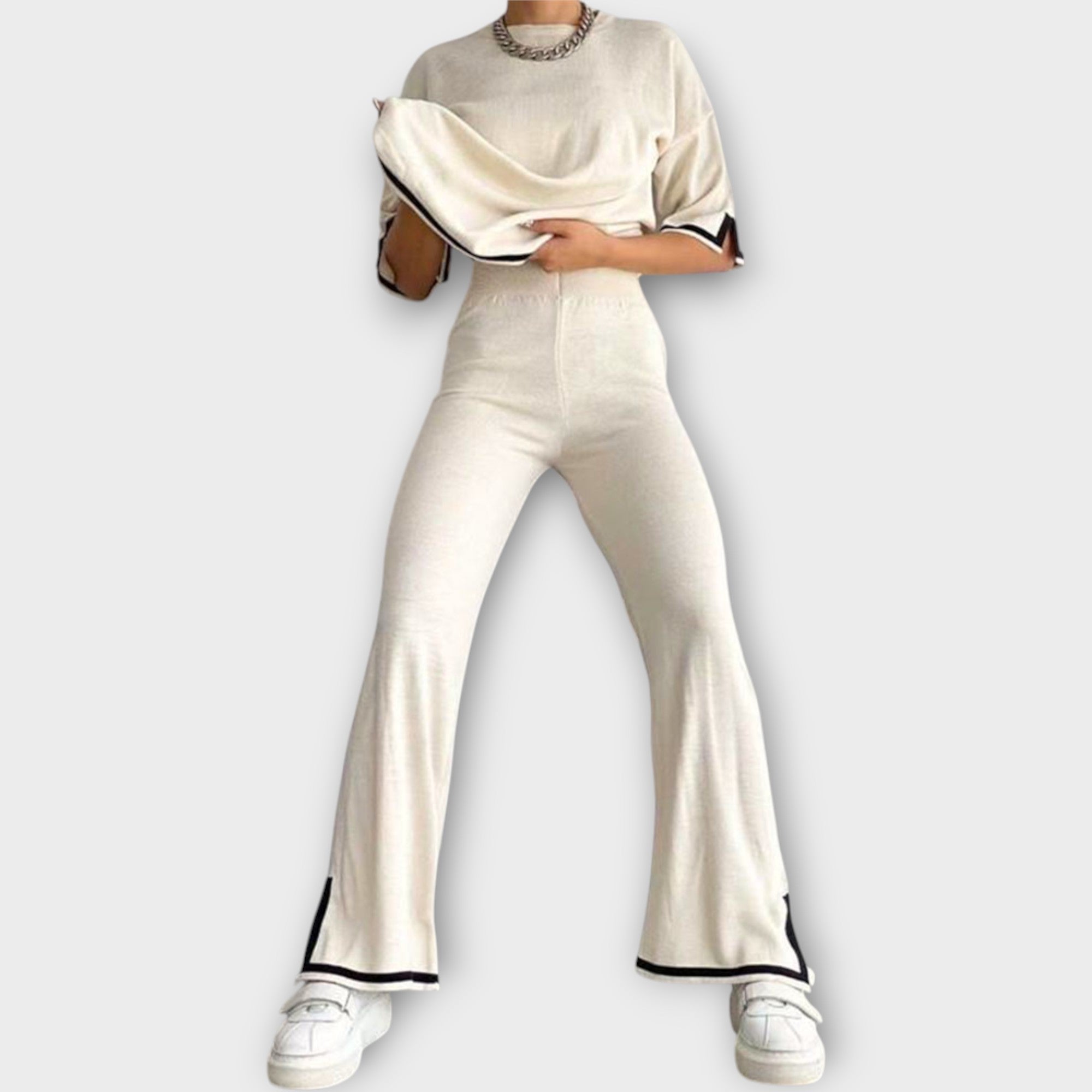 Knitted Set with Short Sleeves and Relaxed Fit