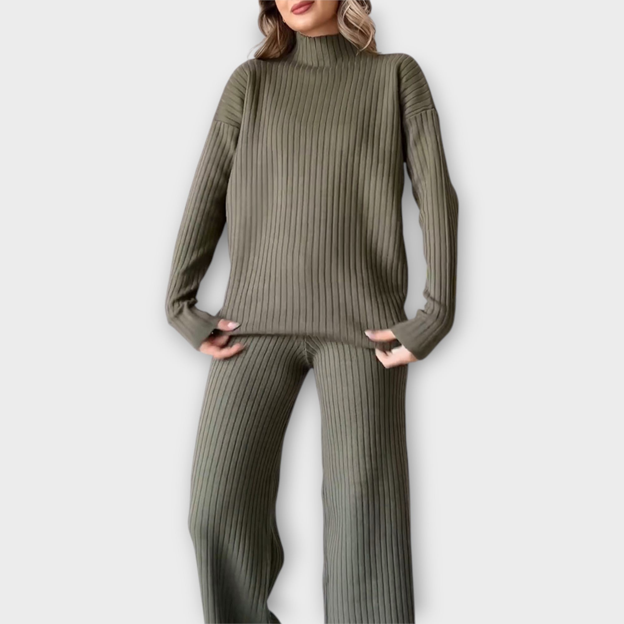 Knitted Set with Comfortable Fit