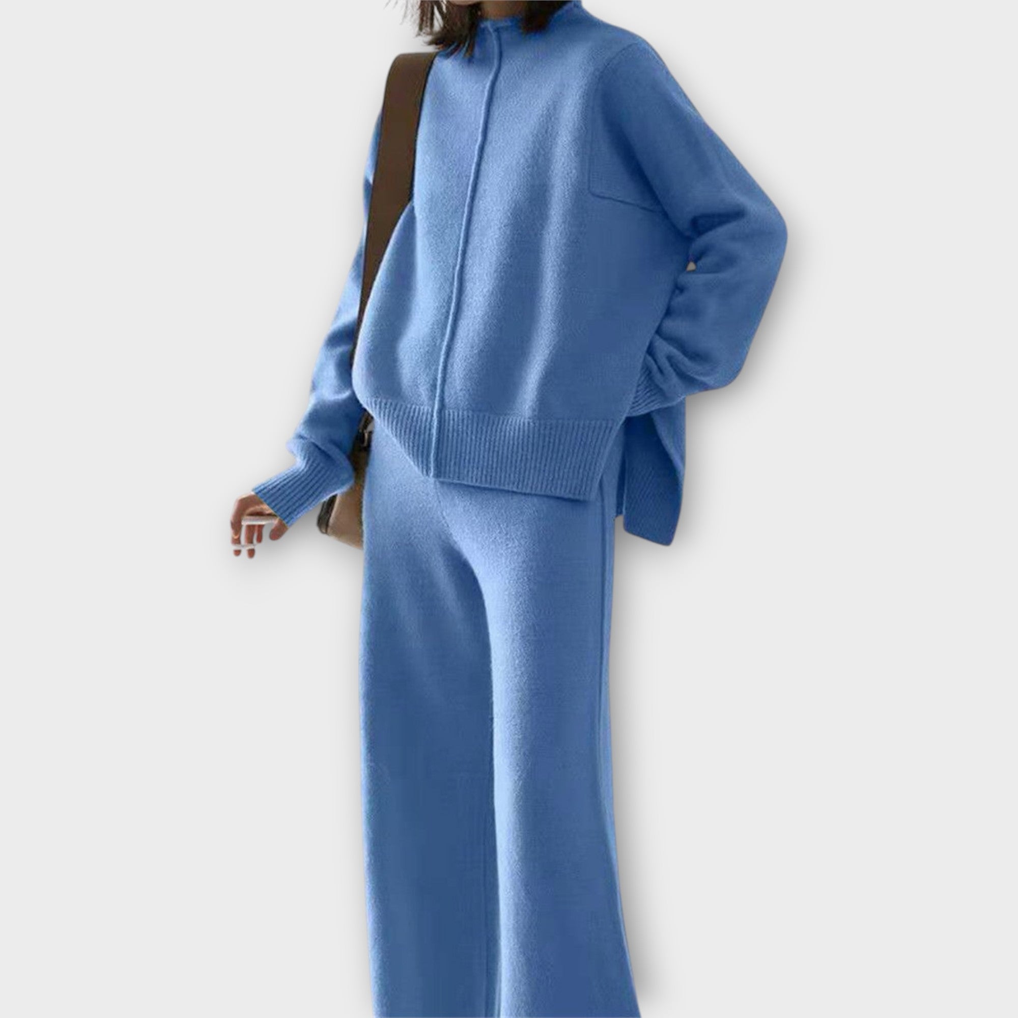 Set with Timeless Elegance and Comfort