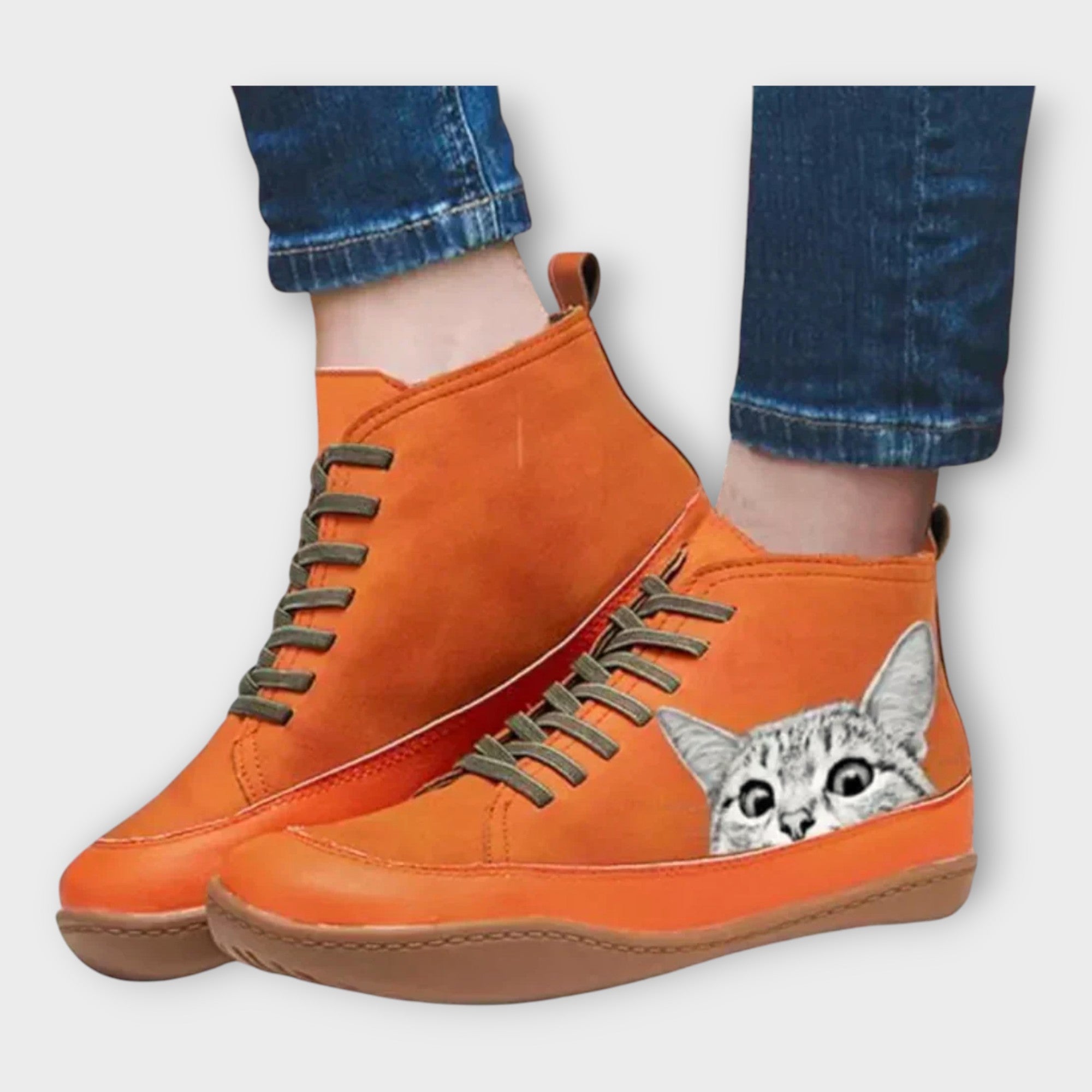 Stylish Sneakers with Subtle Design