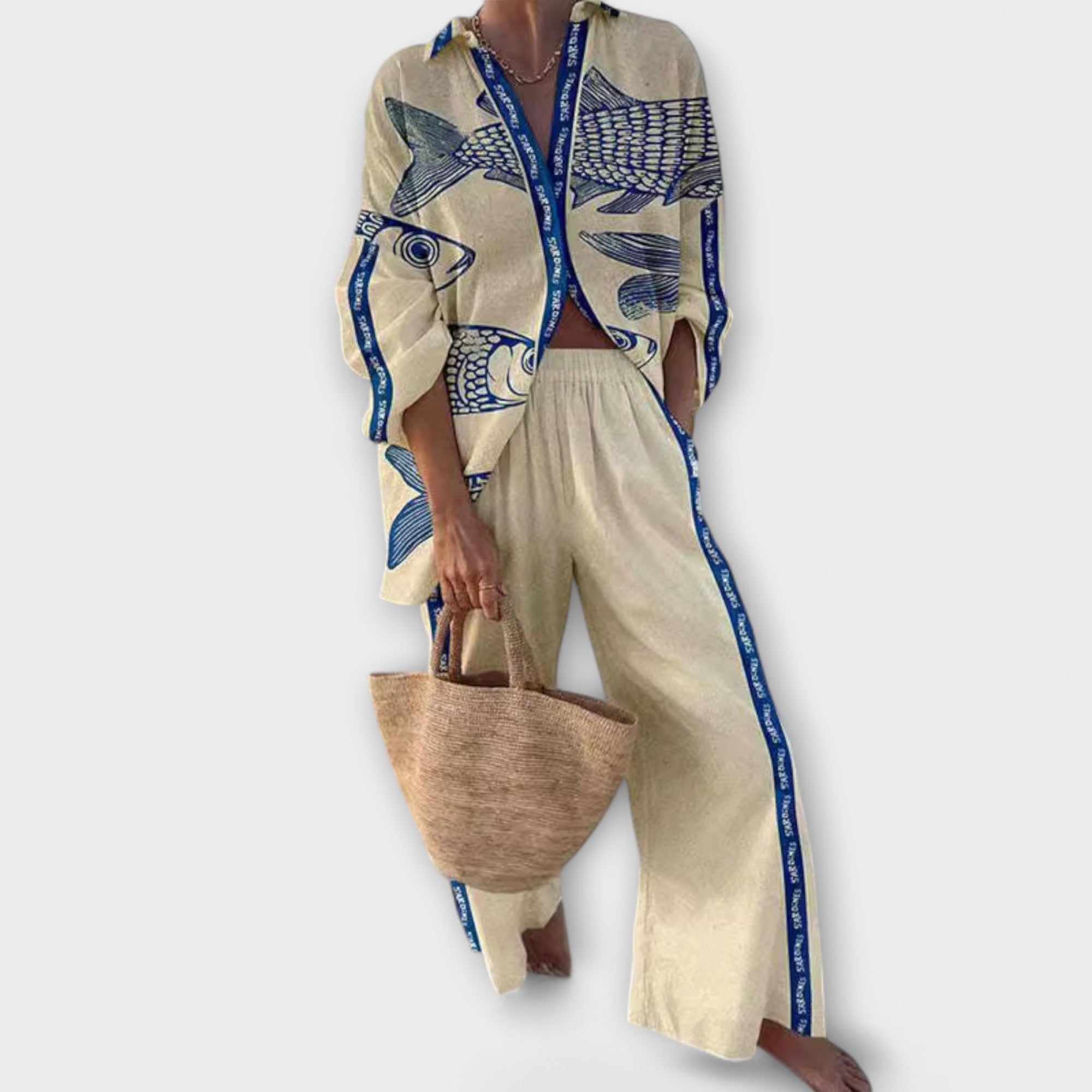 Yazette – Relaxed Look with Fish Print