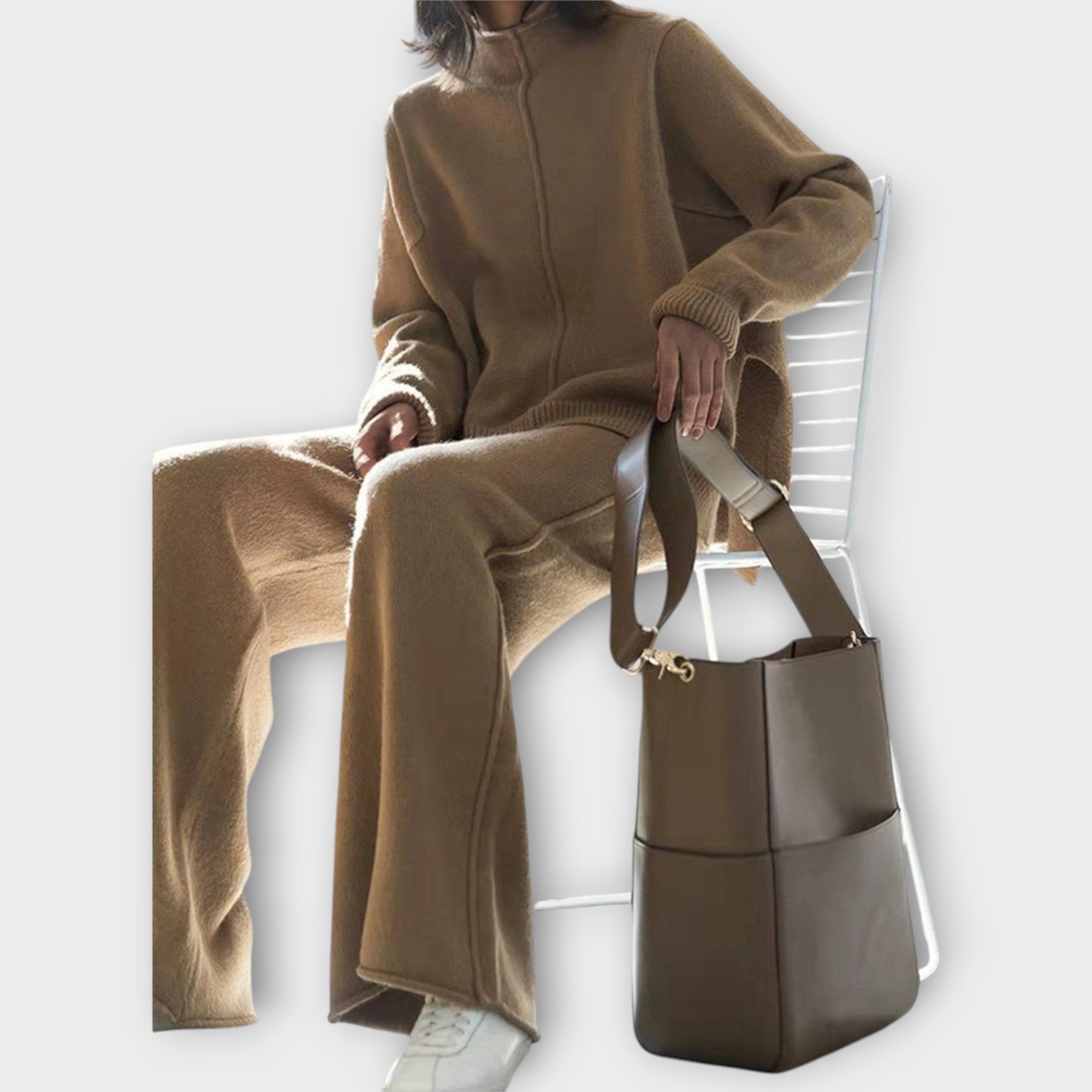 Set with Timeless Elegance and Comfort