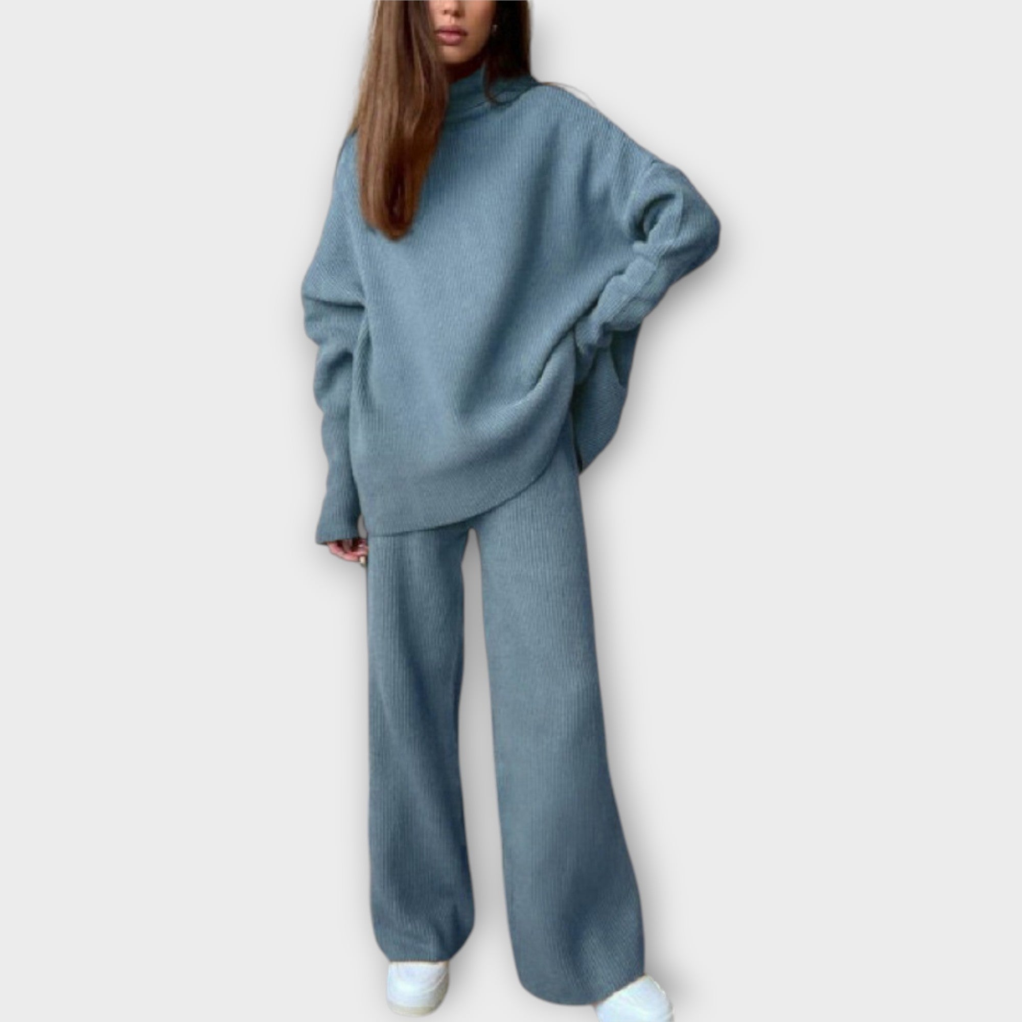 Knitted Set with Relaxed Fit and Minimal Design