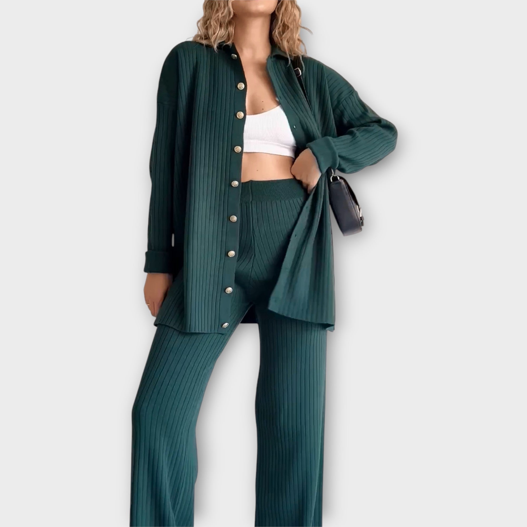 Set with Ribbed Details and Elegant Line