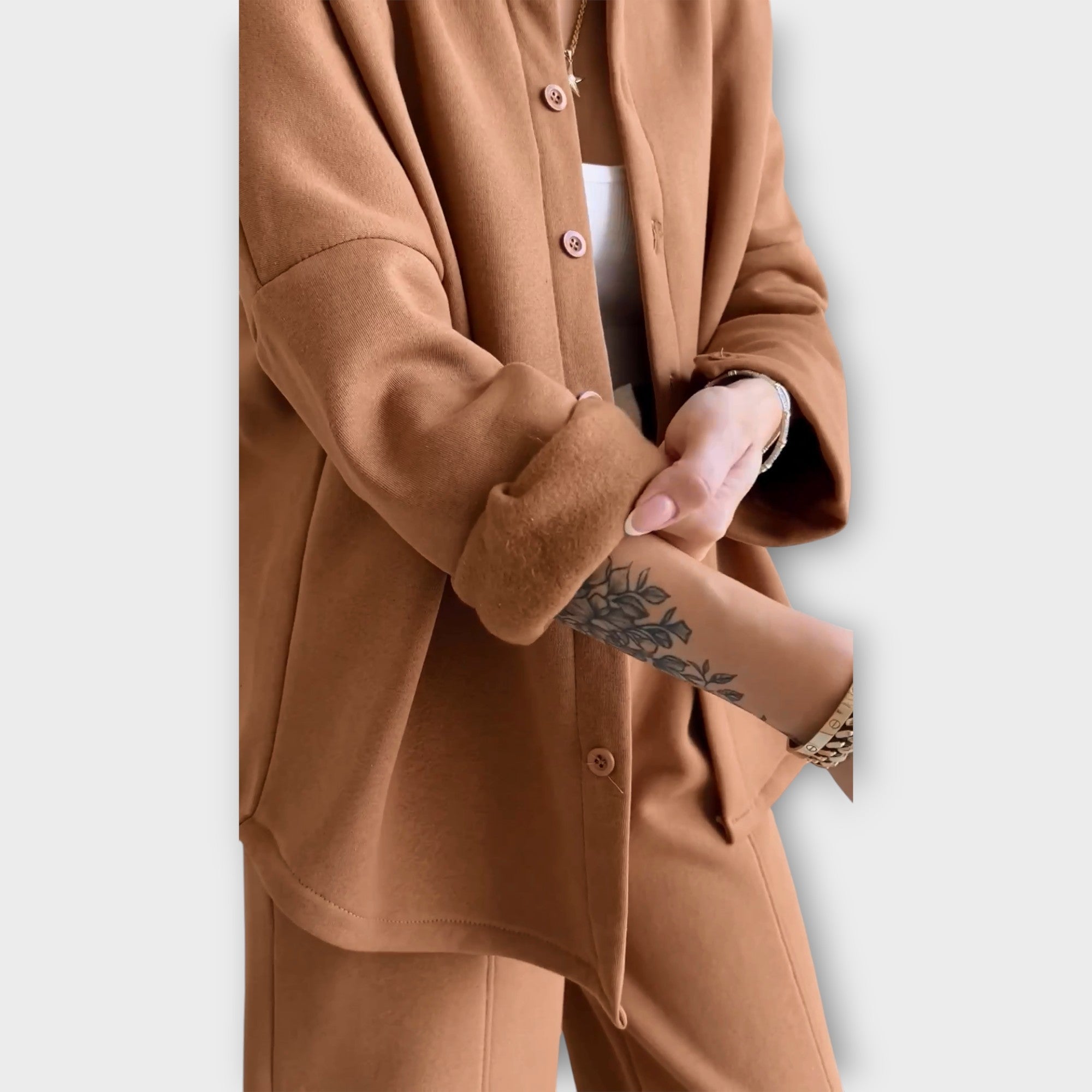 Button Set with Elegant Line