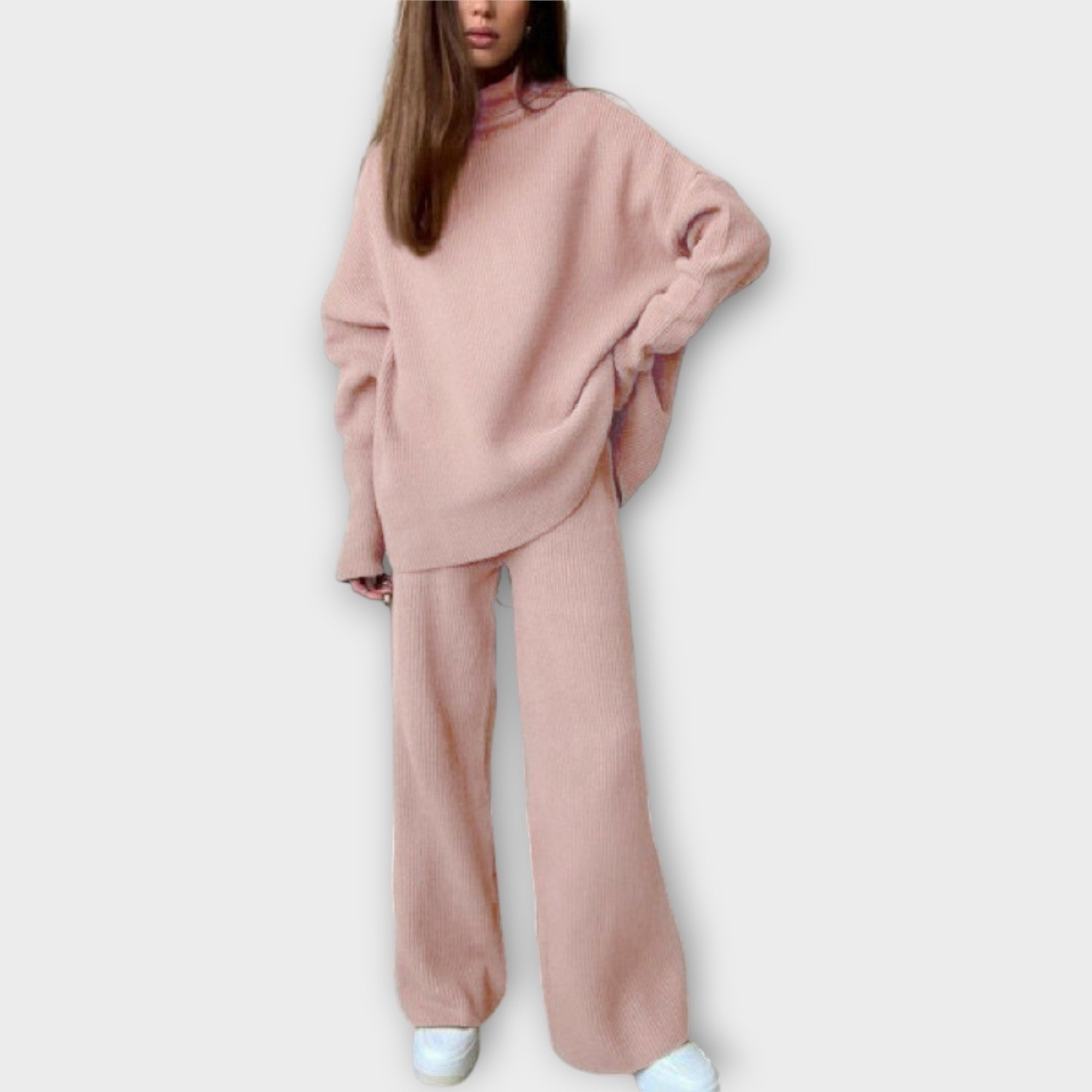 Knitted Set with Relaxed Fit and Minimal Design