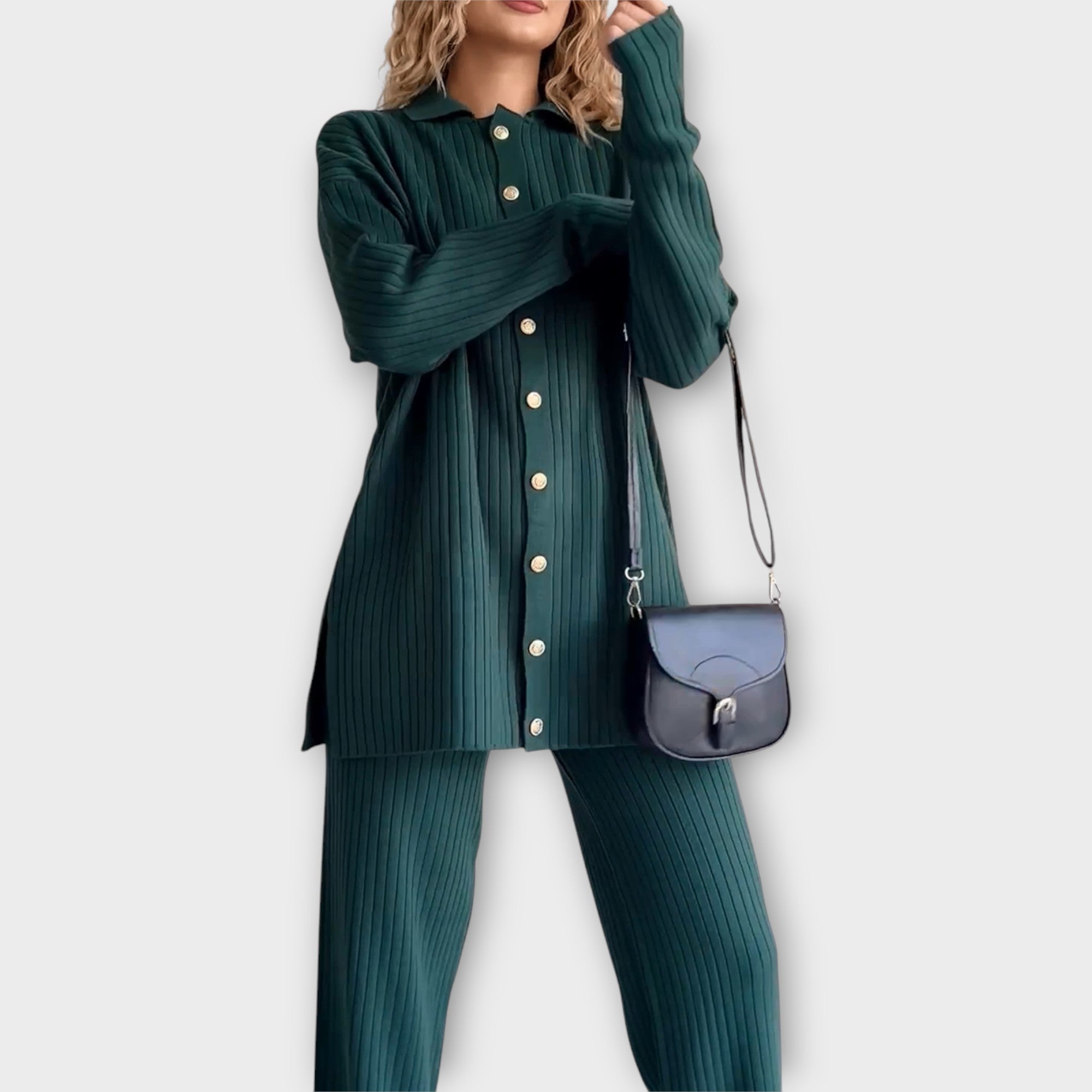 Set with Ribbed Details and Elegant Line