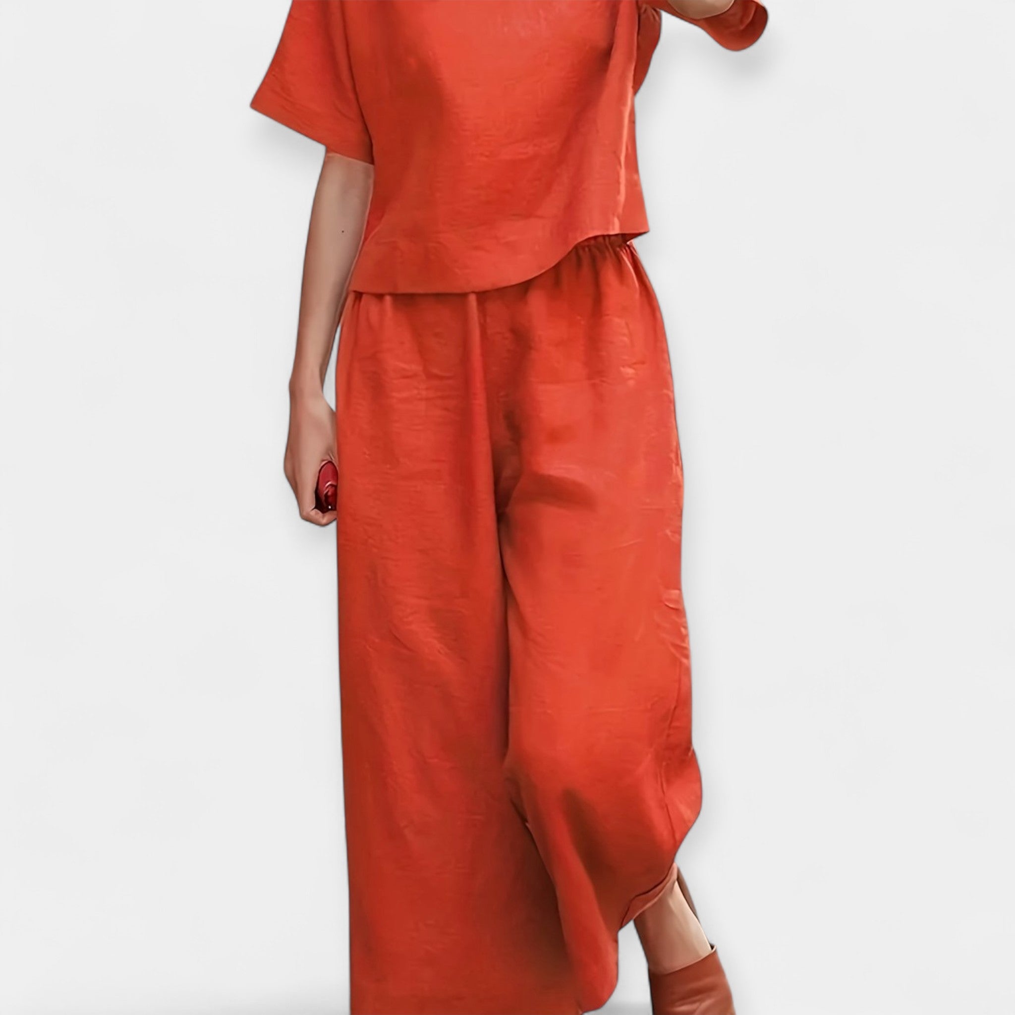 Airy Trouser Set with Short-Sleeved Top