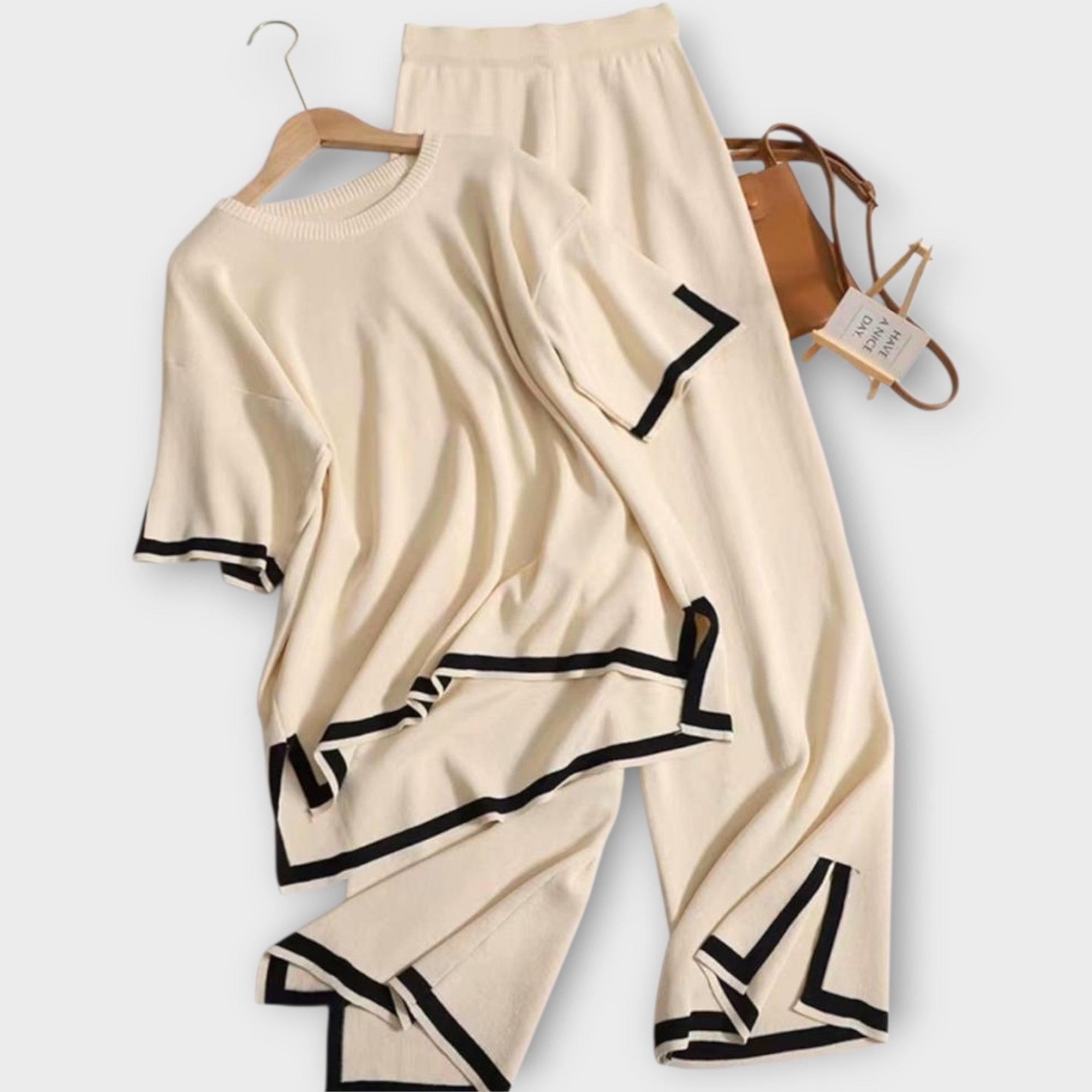 Knitted Set with Short Sleeves and Relaxed Fit