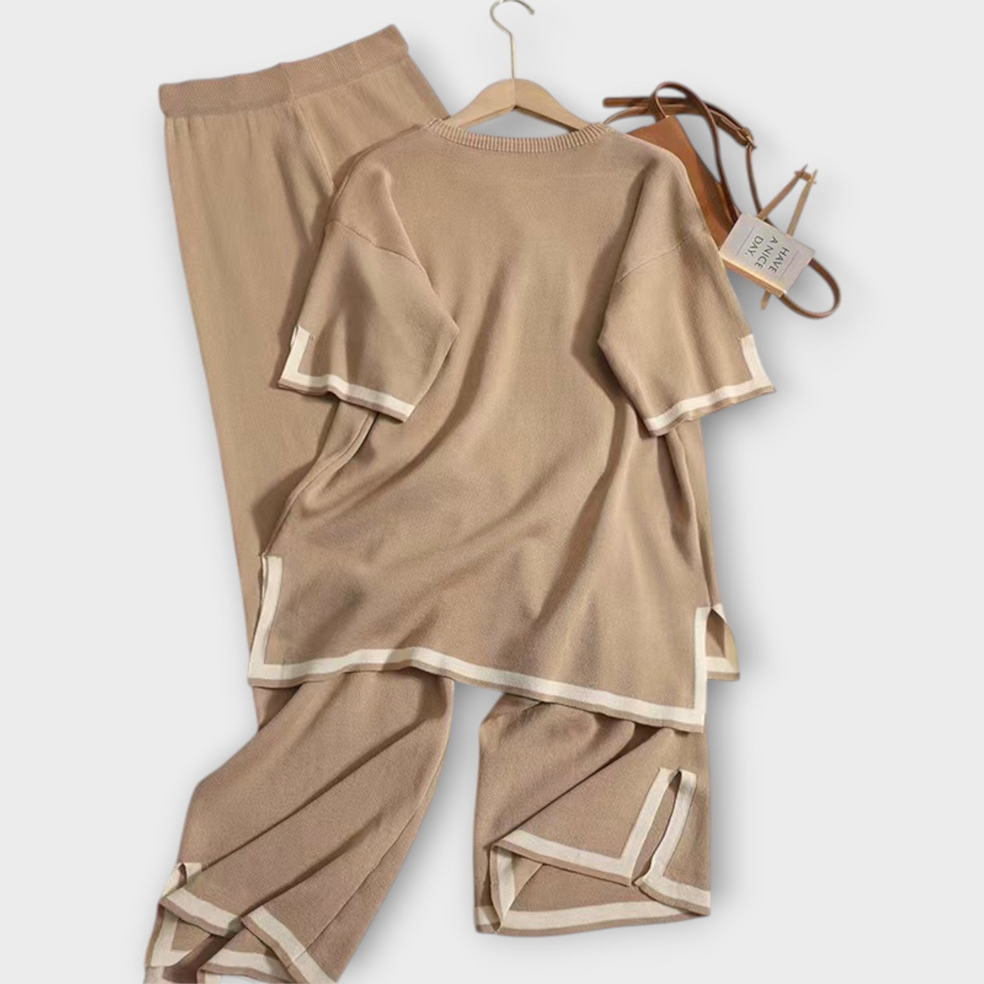 Knitted Set with Short Sleeves and Relaxed Fit