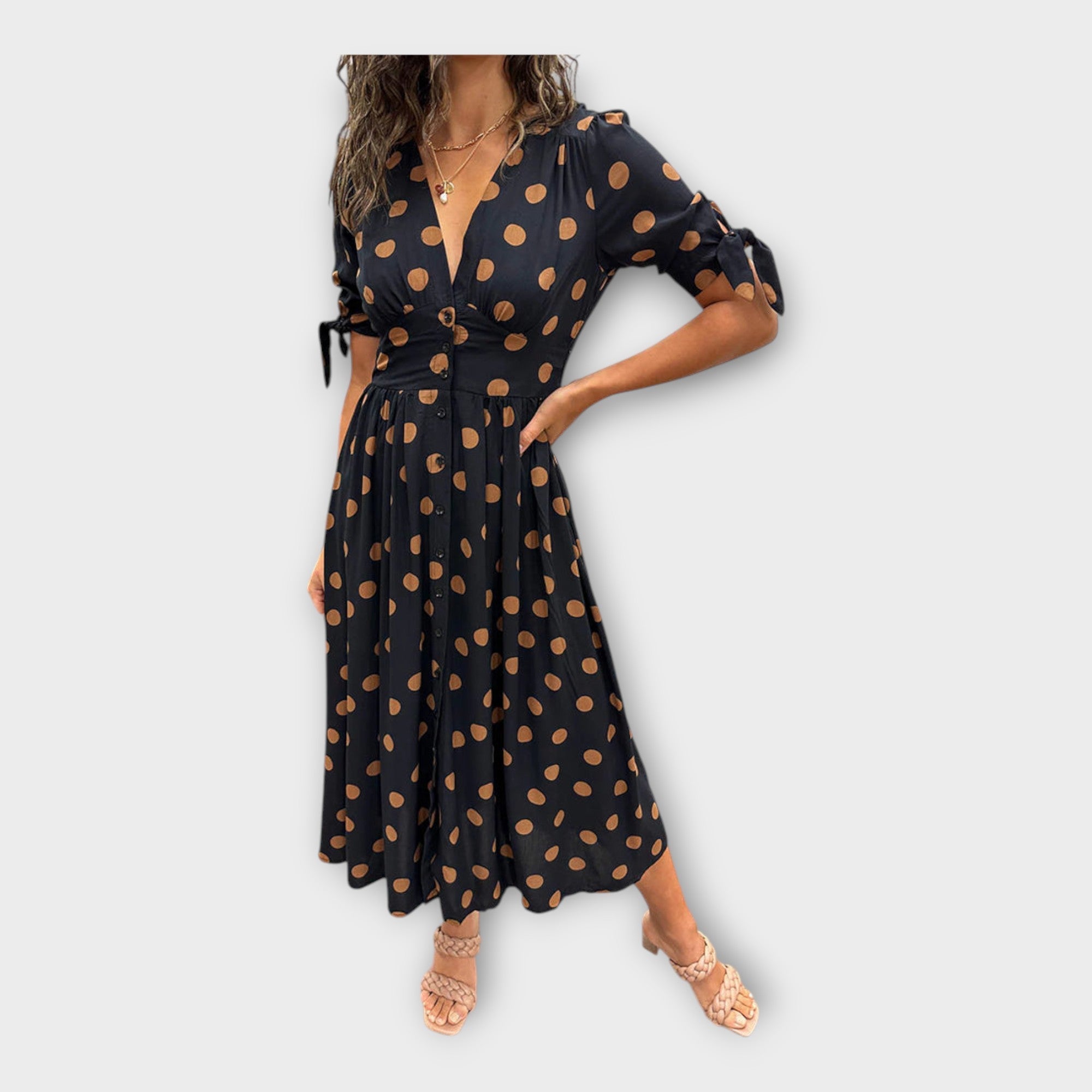 Elegant dress with modern pattern and timeless finesse