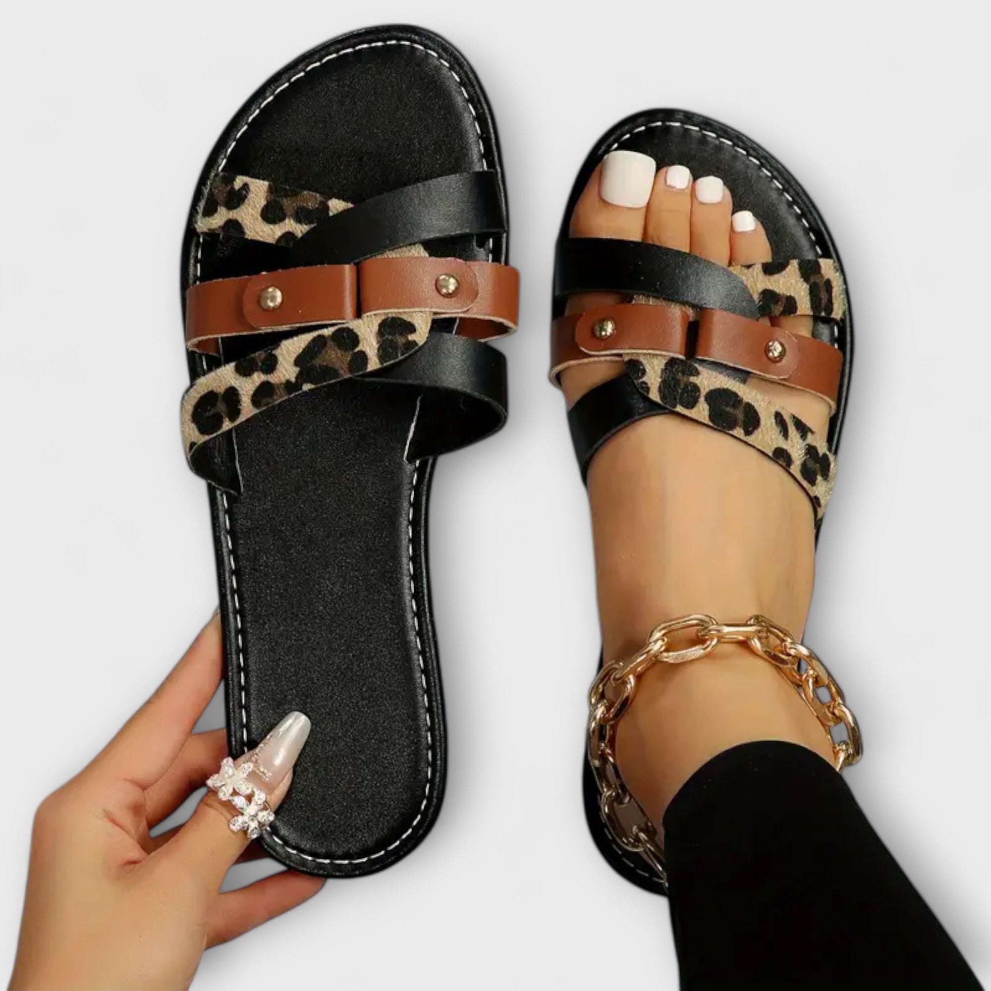 Elegant Sandals with Crossed Design