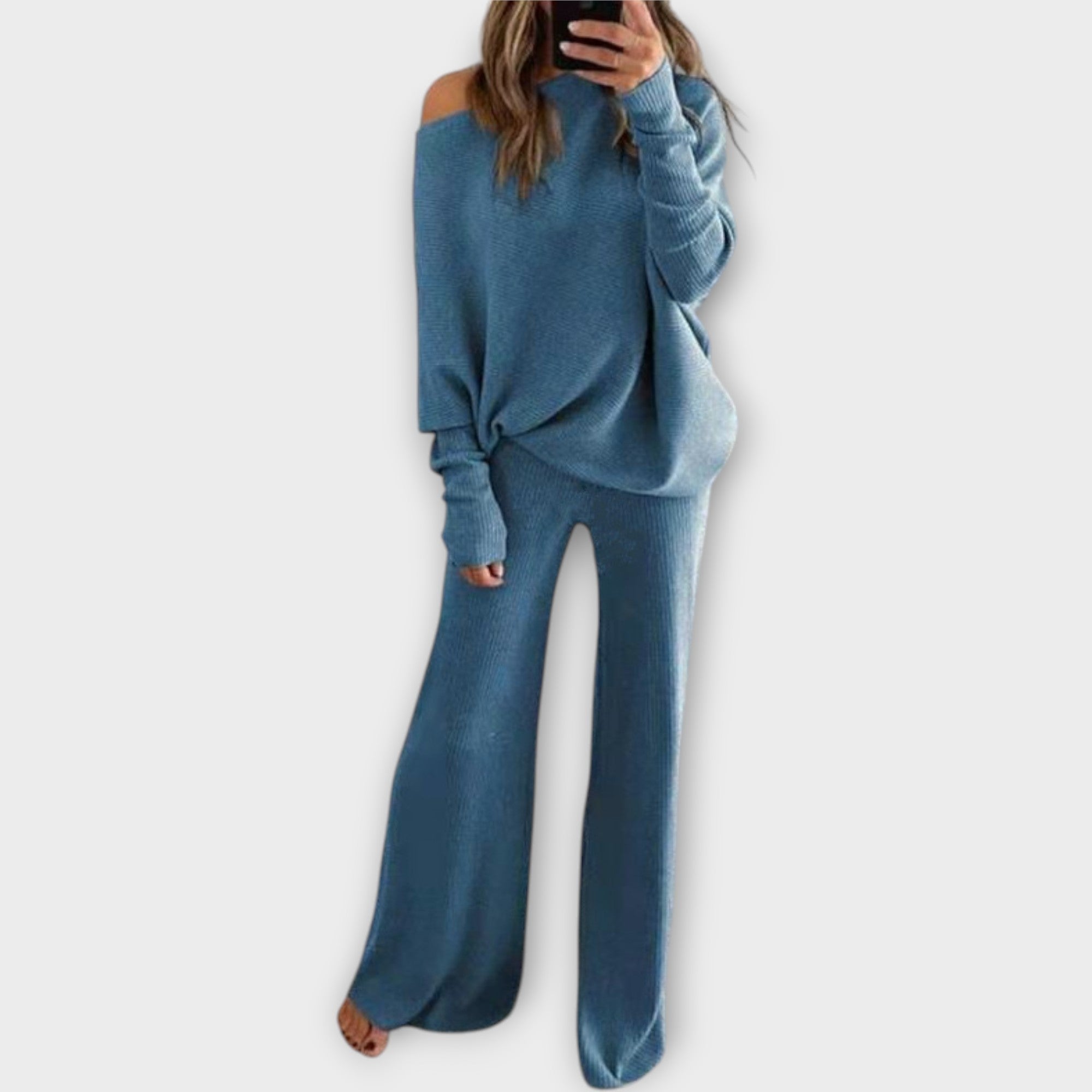 Knitted set with wide trousers and relaxed sweater