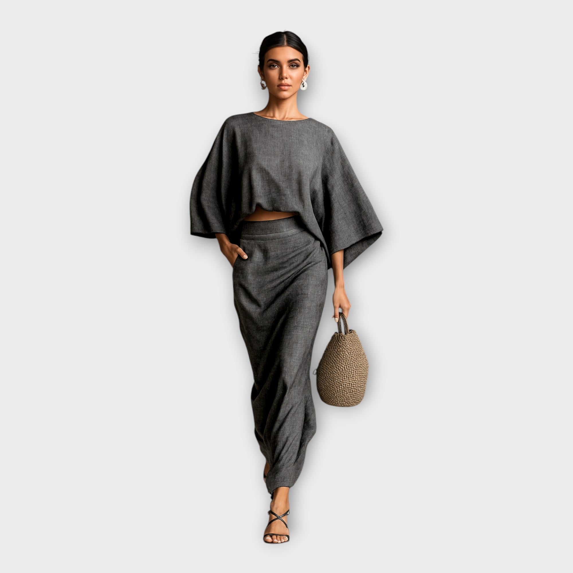 Set with sleek and versatile design