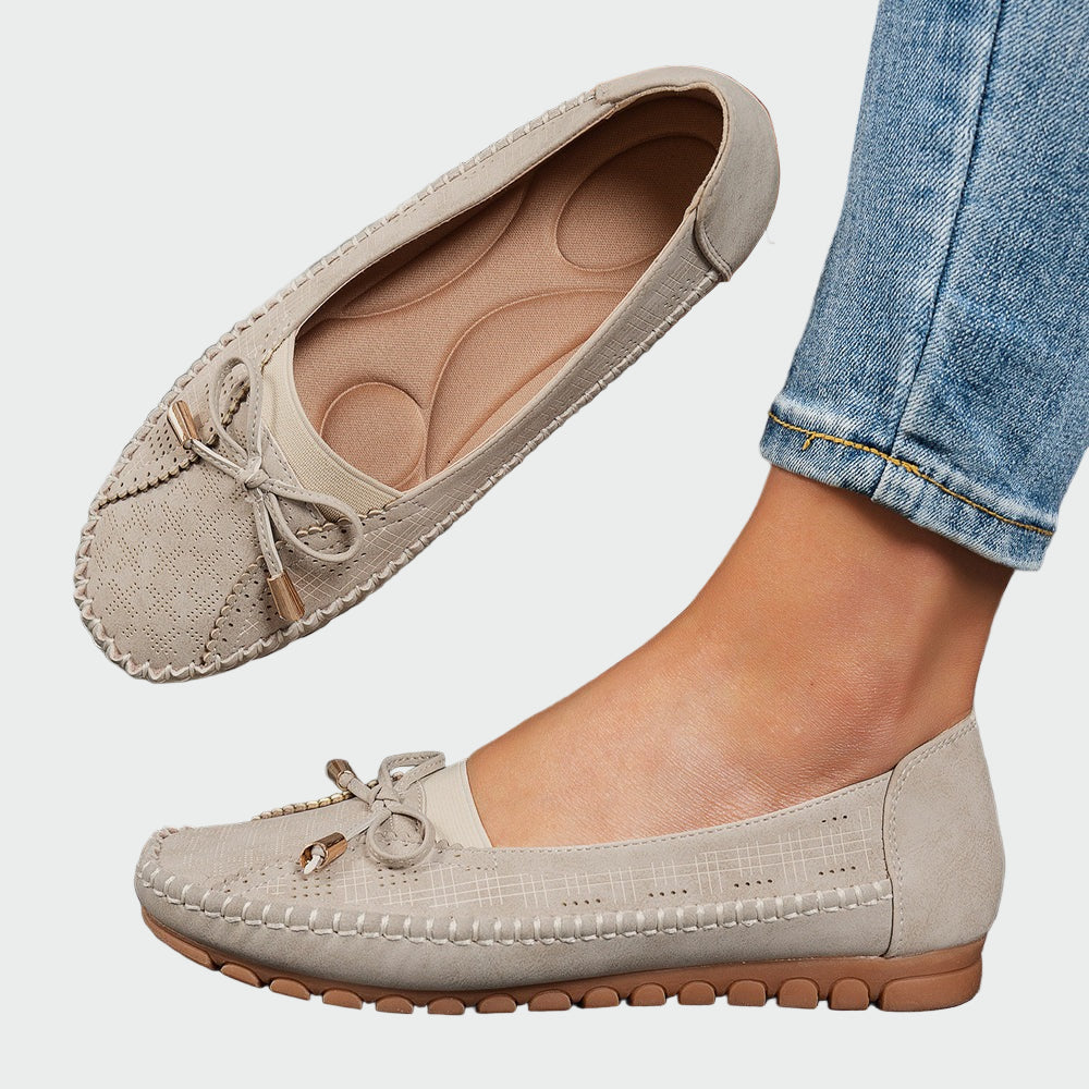 Comfortable slip-on shoes with orthopaedic sole