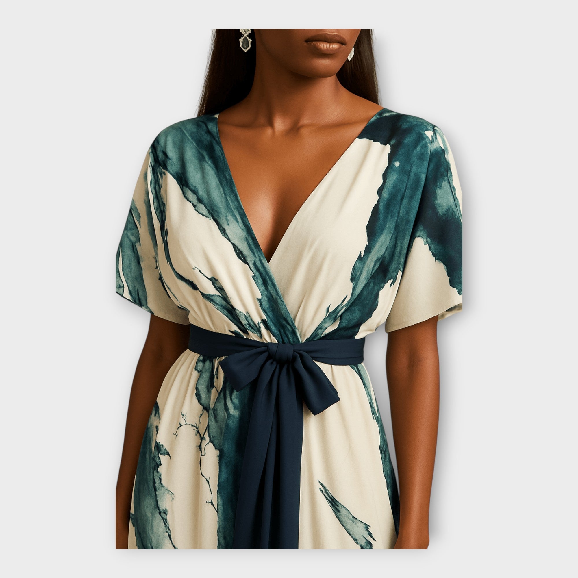 Long Dress with Belt and Airy Line