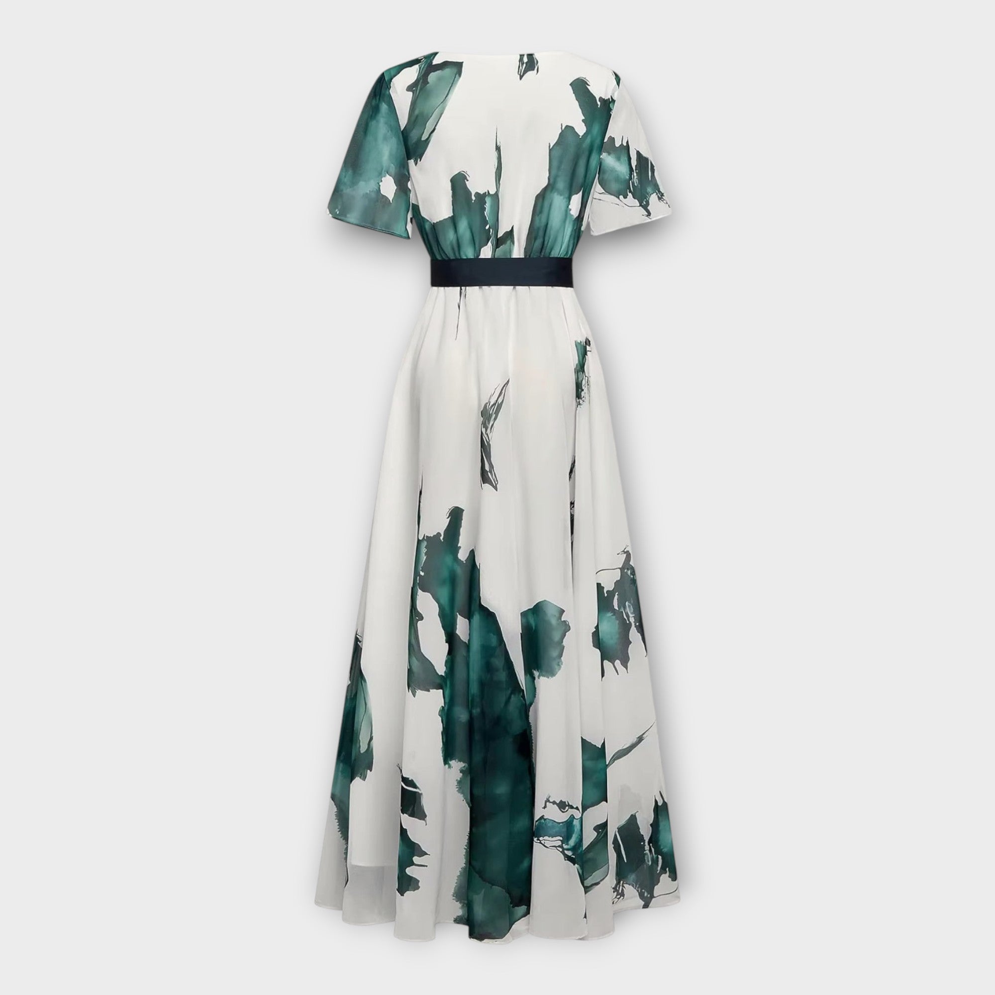 Long Dress with Belt and Airy Line